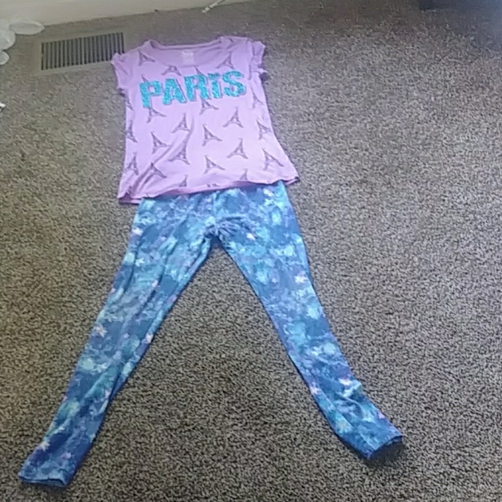 Leggings and T-Shirt